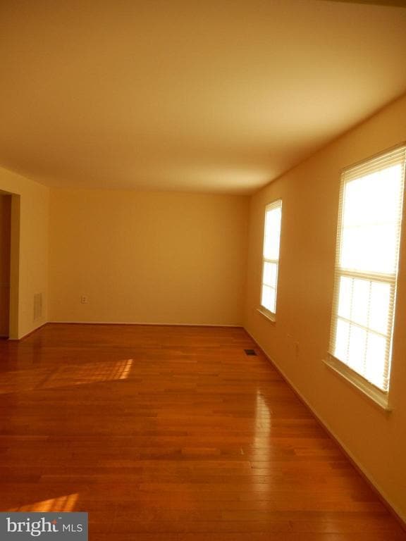 Building Photo - 15821 Anamosa Dr
