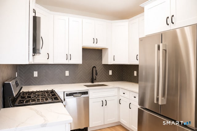 Building Photo - 937 Post Rd