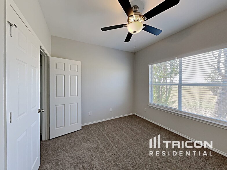 Building Photo - 1081 Treehouse Ln