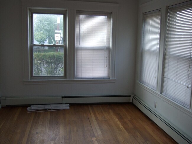 Primary Photo - 36 Holman St