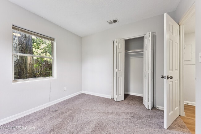 Building Photo - 3526 Formosa Dr