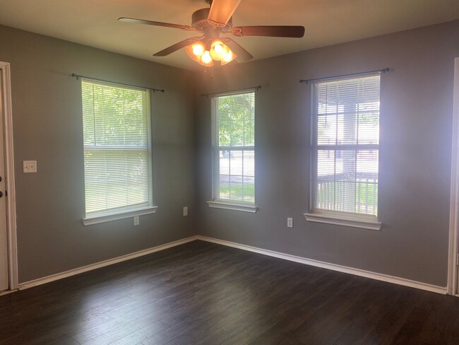 Building Photo - COZY 3 BEDROOM, BELTON ISD