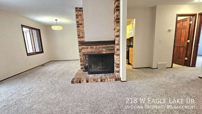 Building Photo - 218 W Eagle Lake Dr