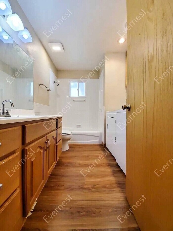 Building Photo - 1116 Juniper Ct