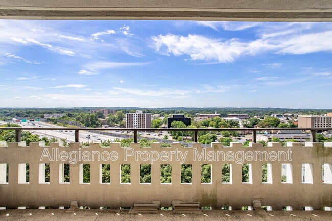 Building Photo - 6301 Stevenson Ave