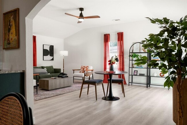 Building Photo - 5313 Wellington Dr