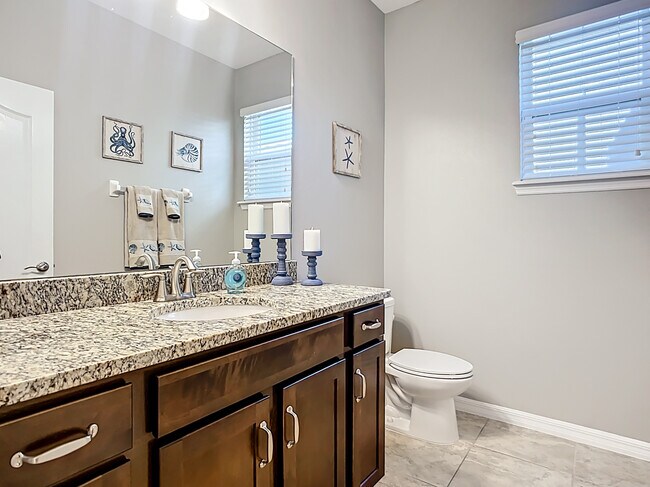 Building Photo - 3009 Esmeralda Dr