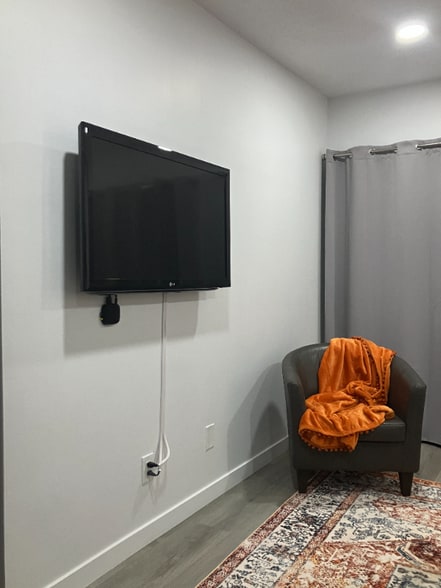 Building Photo - 6125 E Indian School Rd