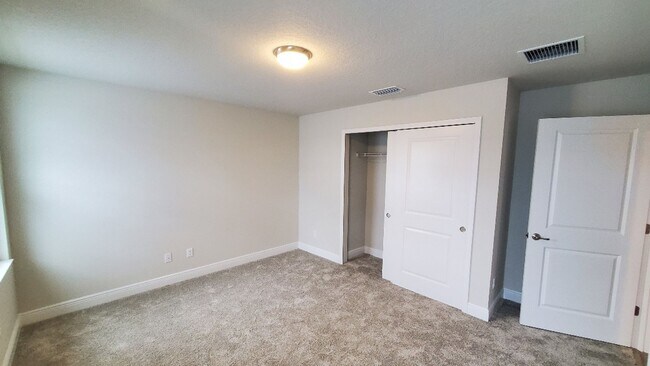 Building Photo - NEW 4/3.5/2 Venetian Bay Home