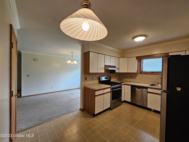 Building Photo - 12 Fisher Ln