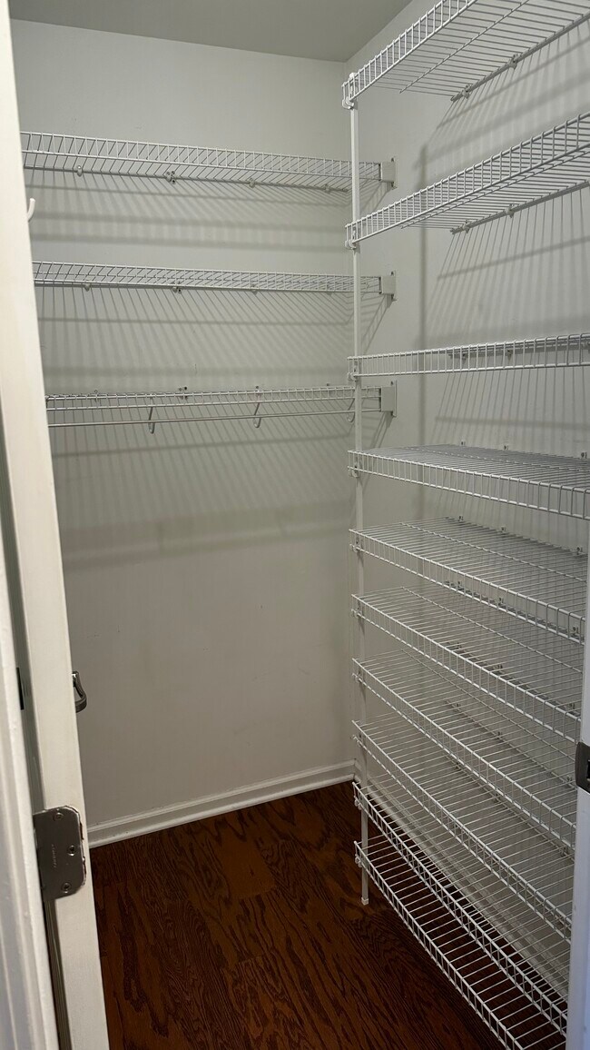 Building Photo - 350 Tavistock