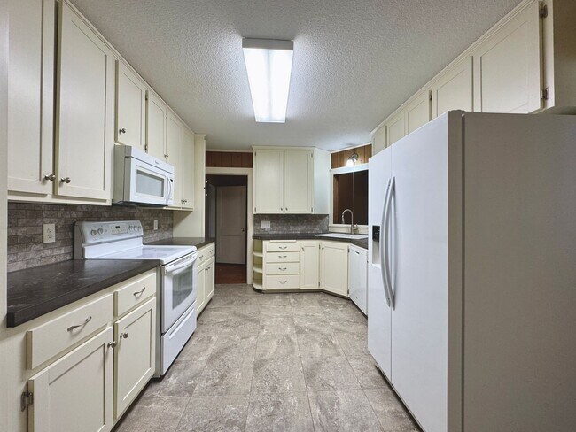 Building Photo - 3 Bedroom/2 Bath House in Batesville