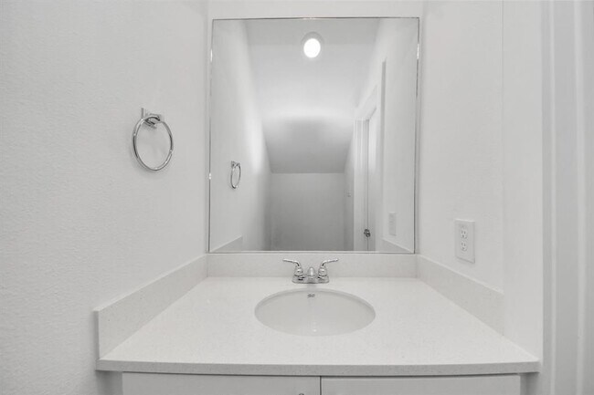 Building Photo - 9654 Habitat St