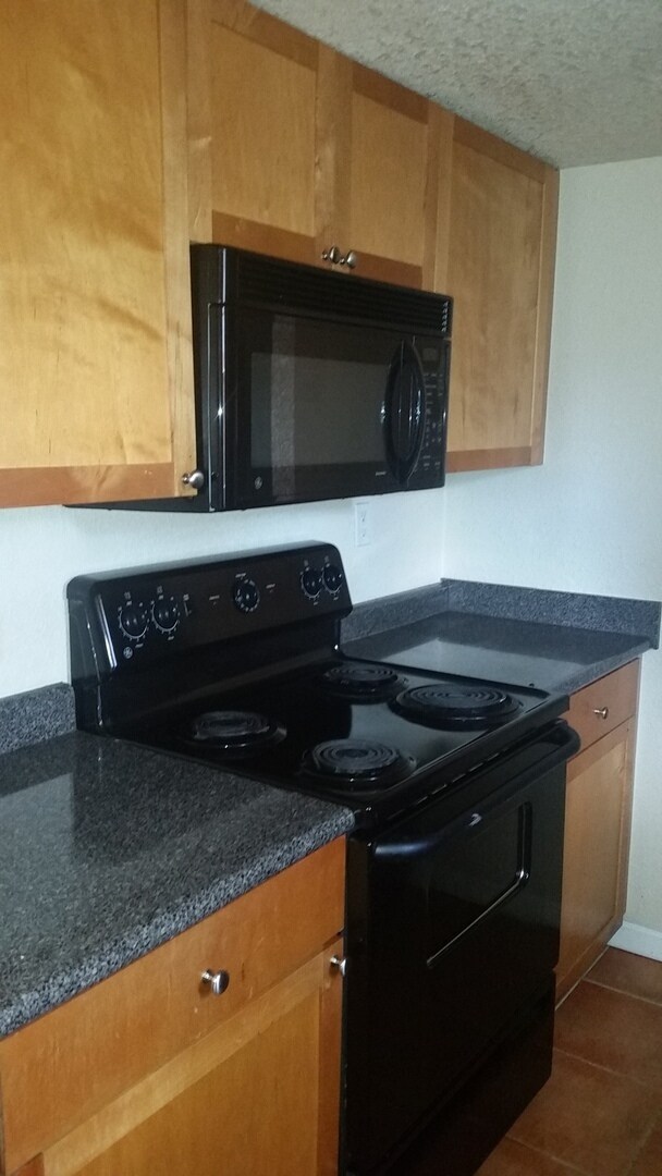 Building Photo - 1 Bd Condo In La Costa Brava With Balcony,...