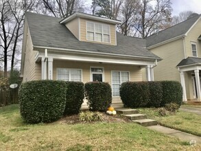 Building Photo - This adorable 3 bedroom, 2 bathroom home i...