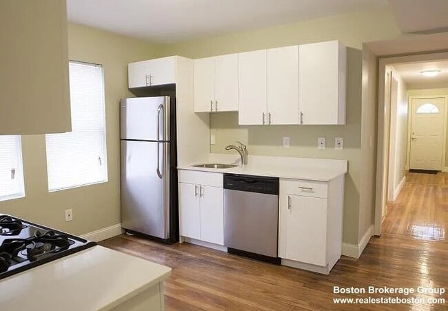 Building Photo - 4043 Washington St