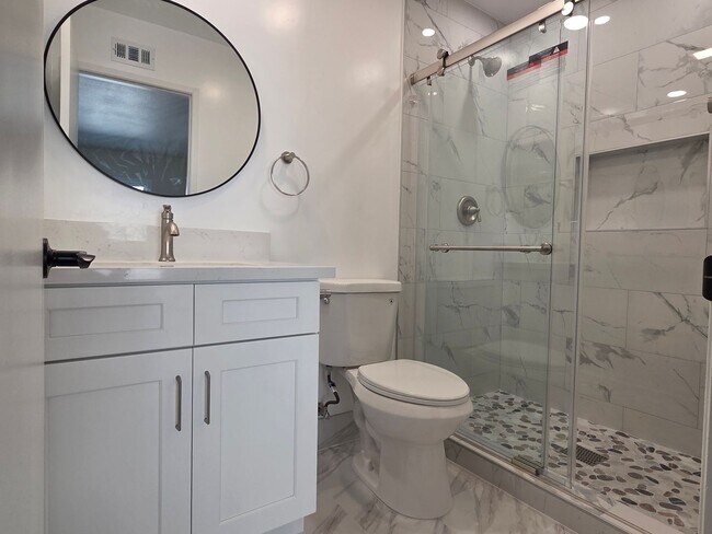 Building Photo - Private But Close to Everything in Oceanside!