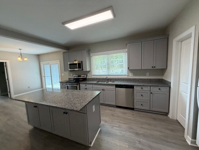 Building Photo - Remodeled House With So Much To Offer