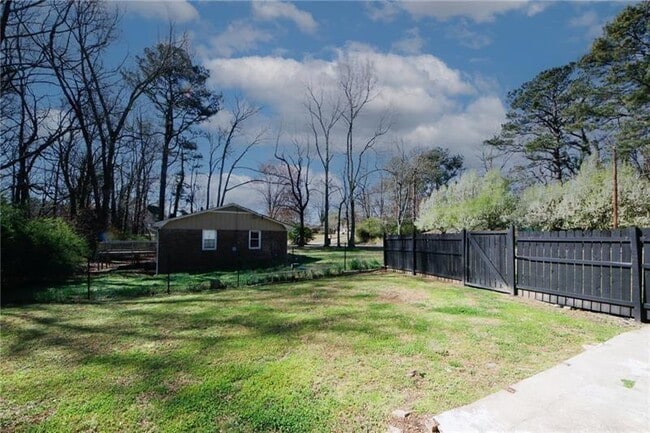 Building Photo - 1616 W Kellogg Cir