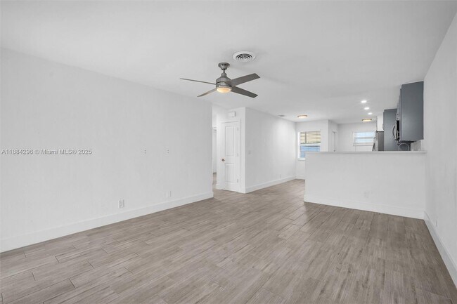 Building Photo - 2618 NE 10th Terrace