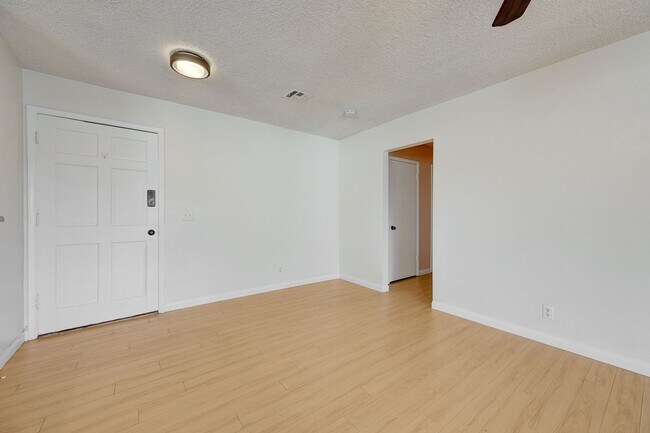 Building Photo - 2365 Canfield Dr