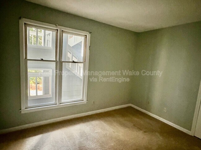 Building Photo - 700 Bishops Park Dr