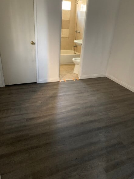 Wood floor - 910 S Marengo Ave