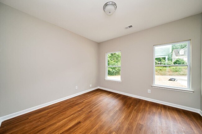 Building Photo - So Much Space in Hueytown – Beautifully Renovated & Move-In Ready!
