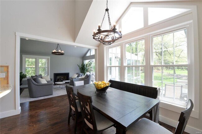 Building Photo - 1306 S Geyer Rd