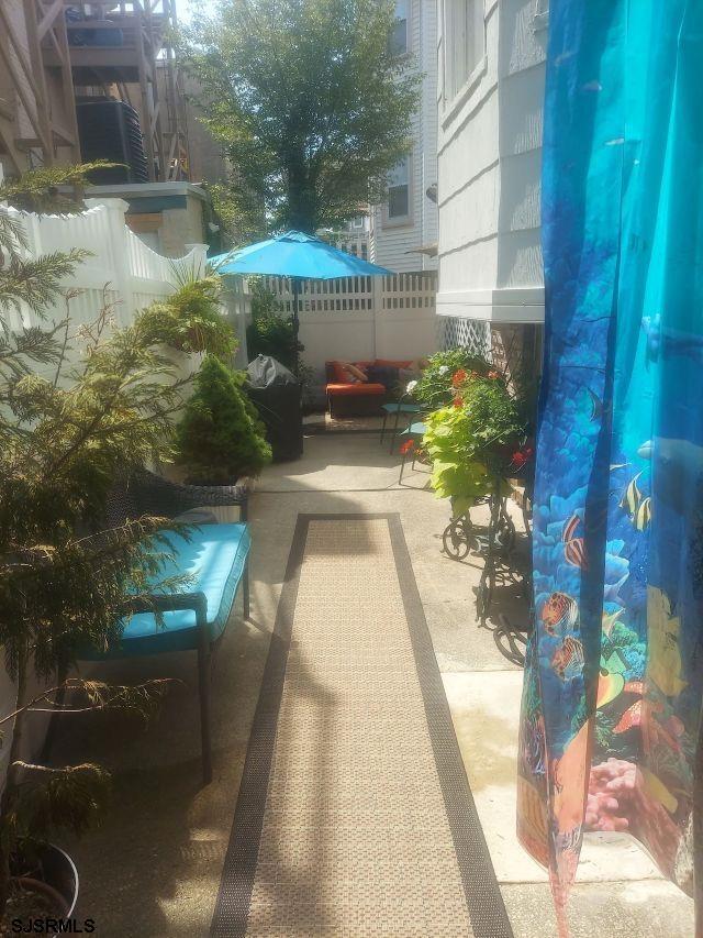 Building Photo - 24 S Vassar Square