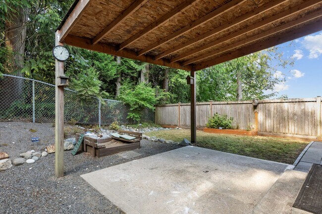 Building Photo - 1124 73rd Dr SE