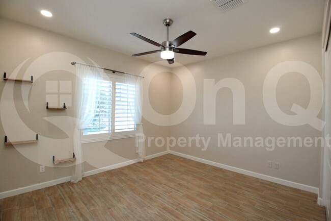 Building Photo - 4984 S Leisure Way