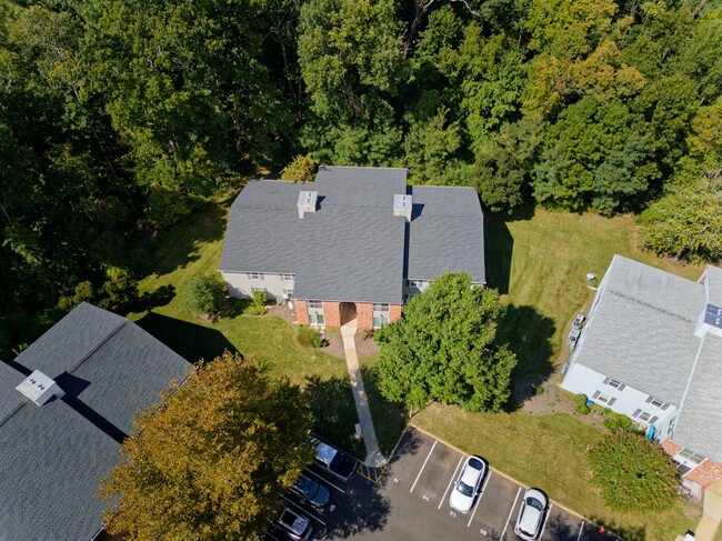 Building Photo - 19-7 Augusta Ct