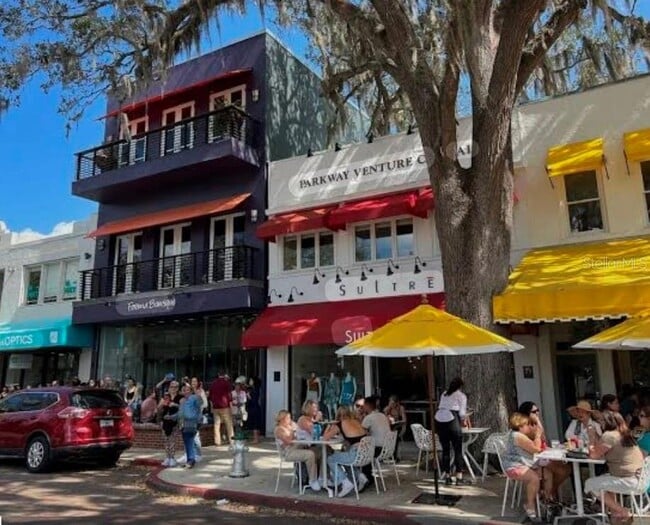 Building Photo - 3383 Hamlet Loop