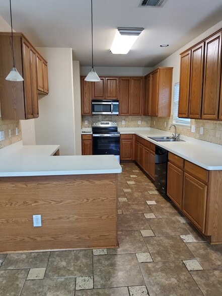 Building Photo - 21735 Thunder Basin