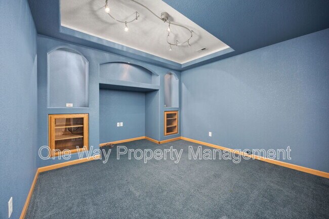 Building Photo - 6205 W 7th St
