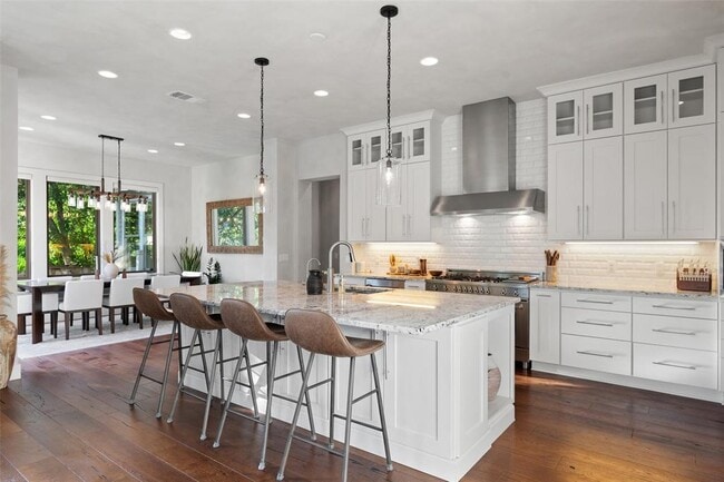 Building Photo - 1002 Meriden Ln