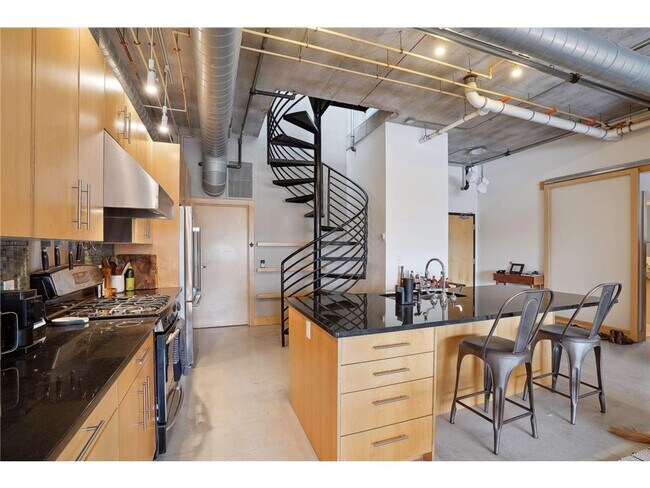 Building Photo - 525 N 3rd St