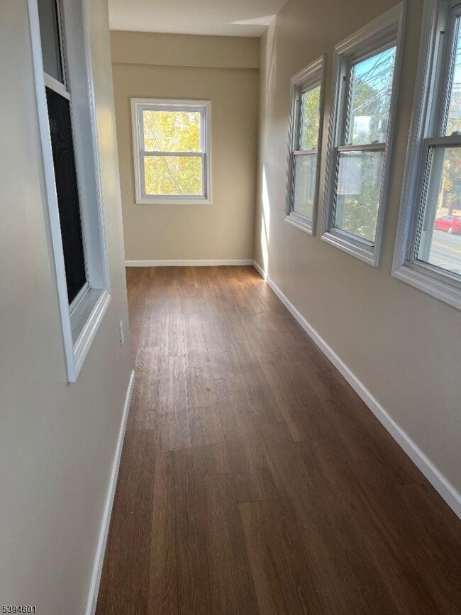 Building Photo - 469 Crooks Ave