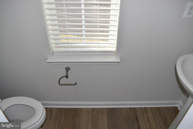 Building Photo - 216 Swan Fld Ave