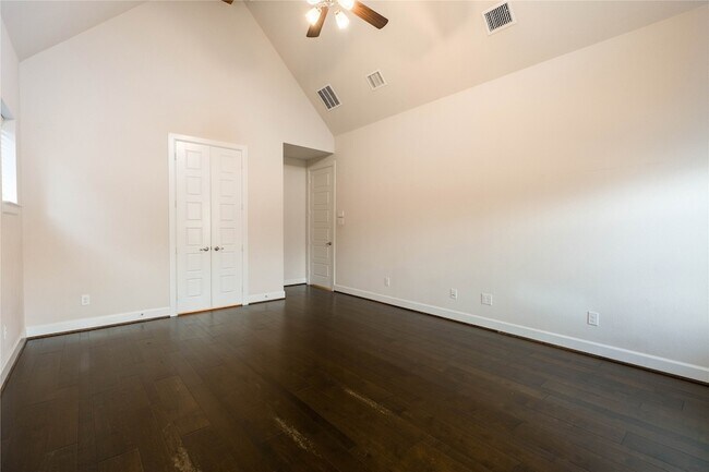 Building Photo - 1008 Peacock Blvd