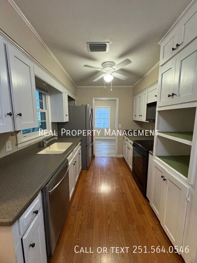 Building Photo - 4440 Nicholl Dr