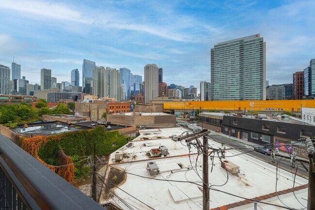 Building Photo - 711 W Grand Ave