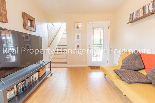 Building Photo - Modern, Eco-Friendly 4BR Home with Views i...