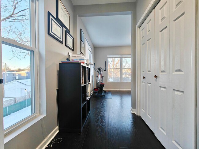 Building Photo - 1340 Oak St