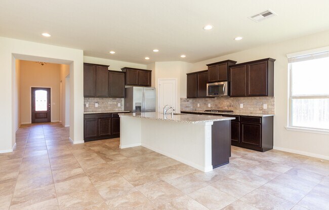 Building Photo - 10 Log House Ct