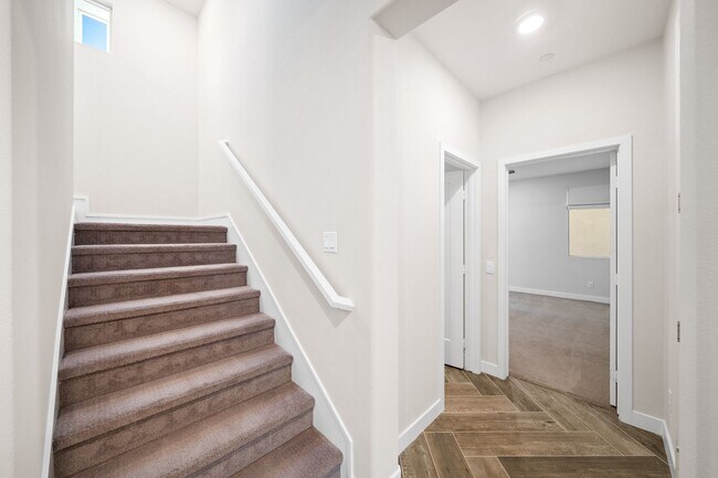 Building Photo - Split level floor plan on a gorgeously upgraded home