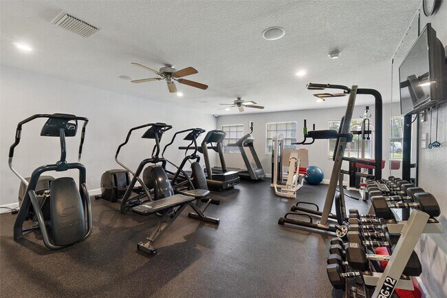 Building Photo - 165 Pompano Dr SE