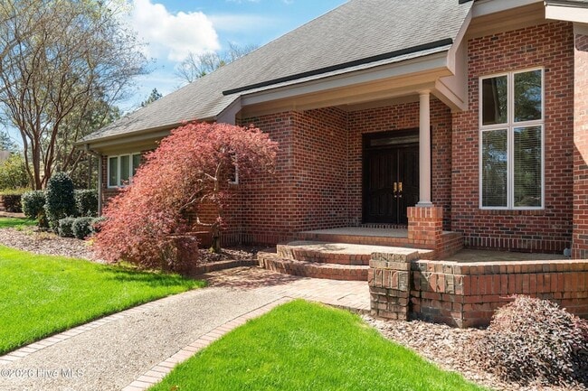 Building Photo - 50 Oak Meadow Rd