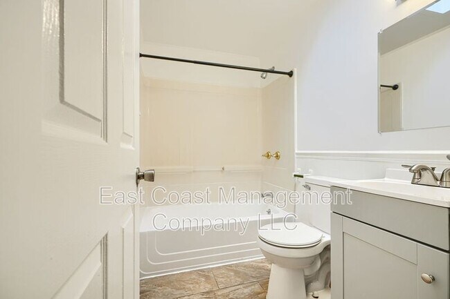 Building Photo - 431 Caledonia Ave